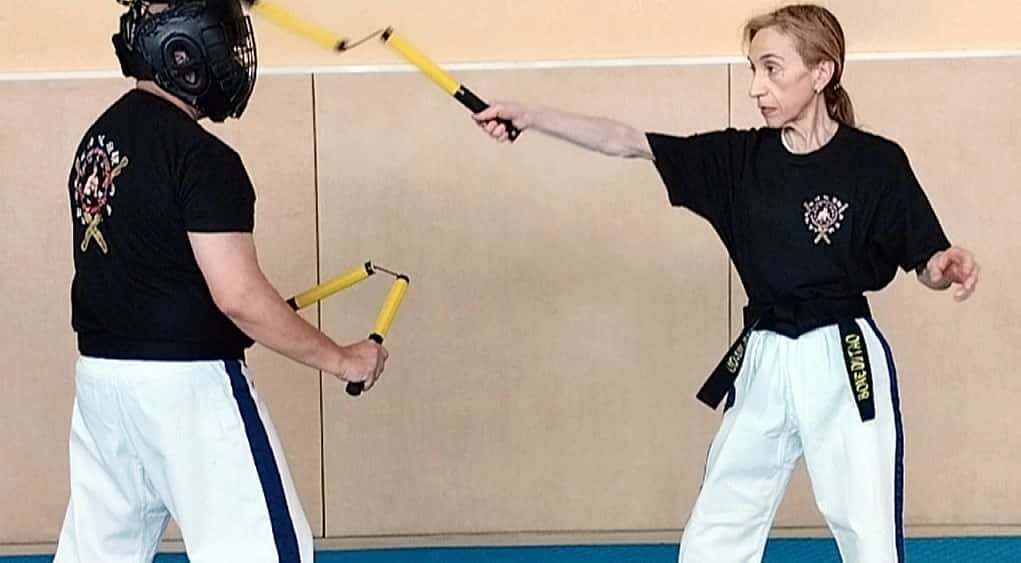 Maniement du nunchaku en kata